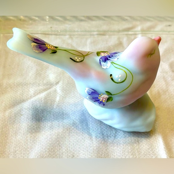 Fenton Burmese bird on branch hand painted florals artist signed - Picture 2 of 6